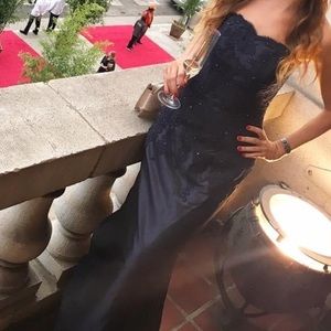 Navy blue gown , strapless, with corset